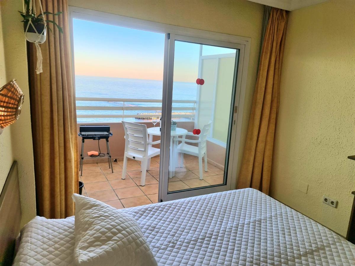 WintowinRentals Relax & Frontal Sea View Apartment in Fuengirola.